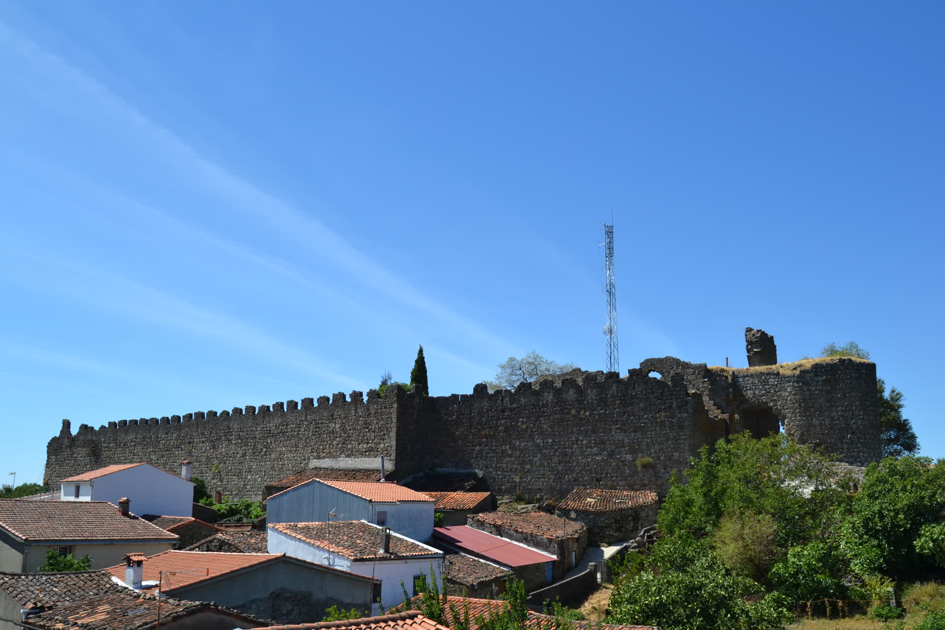 Castillo de Santibáñez el Alto